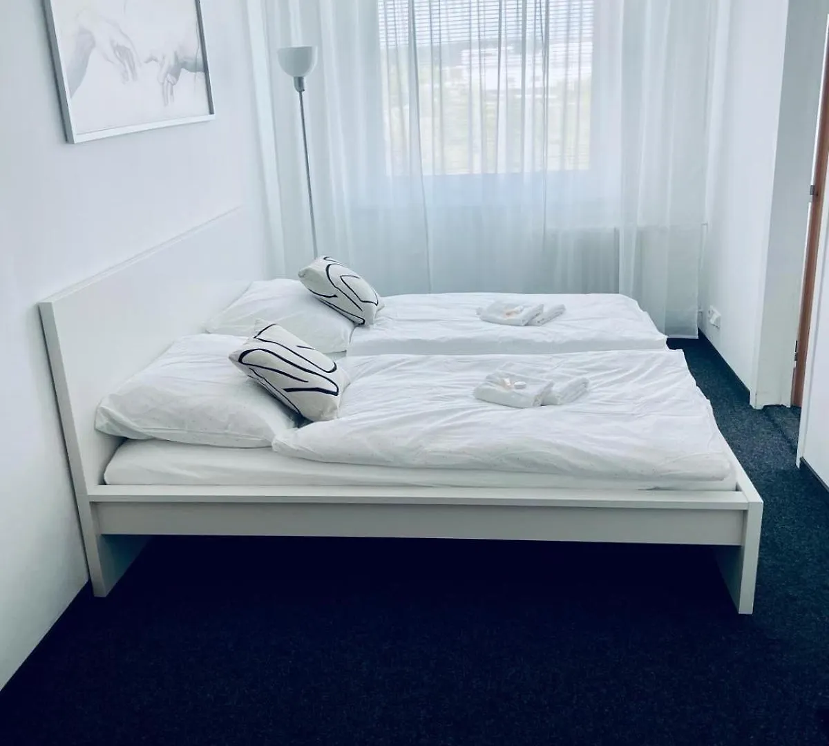 Apartamento Apartmány Bryksova Praga República Checa
